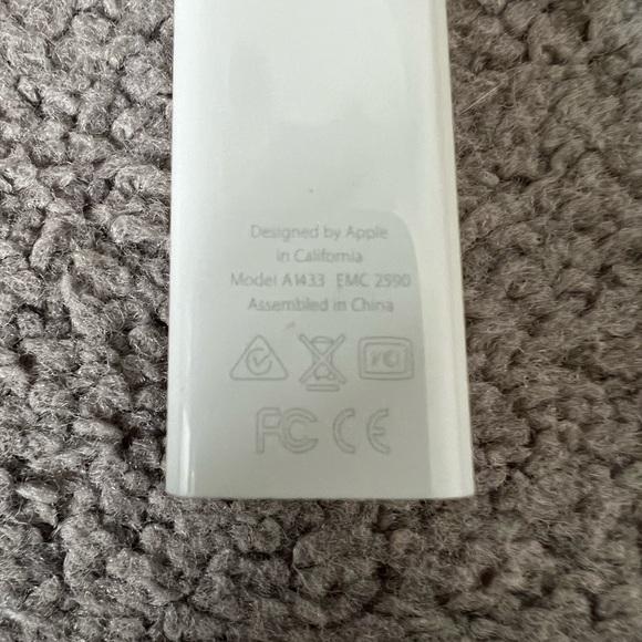 Apple A1433 Thunderbolt to Gigabit Ethernet Adapter - MD463LL/A - Picture 5 of 5